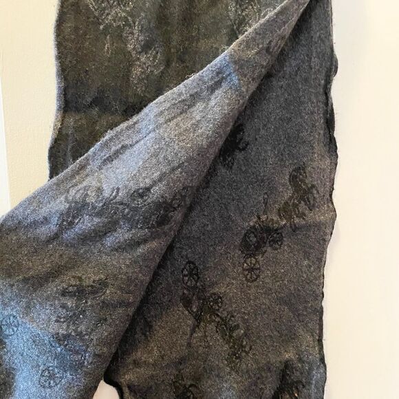 COACH Horse and Carriage Oversize Muffler Scarf - Picture 4 of 6
